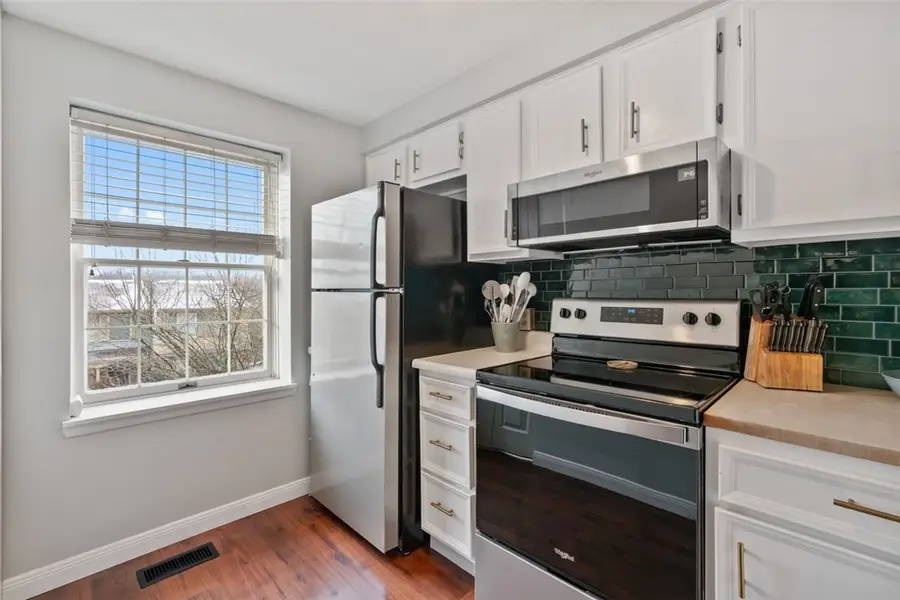 7 Shadow Dr, Whitehall, PA 15227 - Image #3