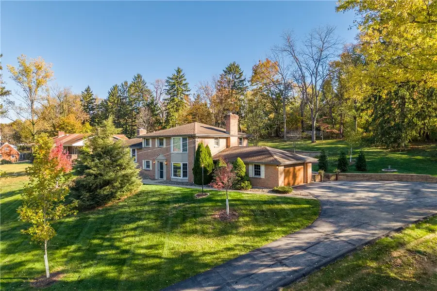 2421 Edgewood Dr, Upper Saint Clair, PA 15241 - Image #2