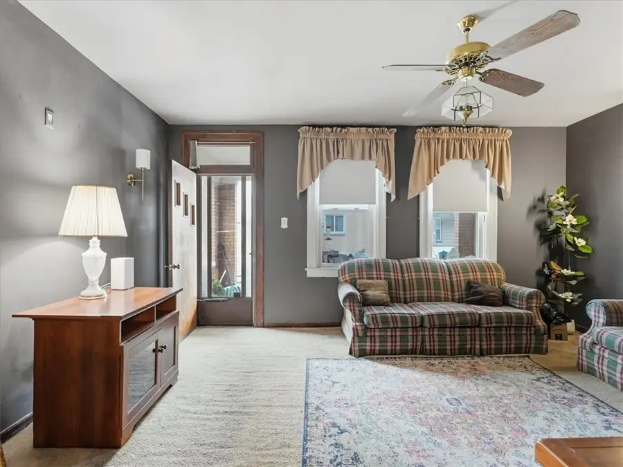 300 Gardner St, McKees Rocks, PA 15136 - Image #3