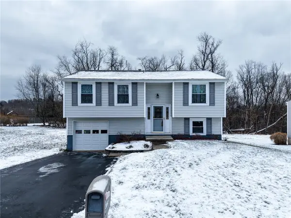 3092 Countryside Dr, Shaler, PA 15101