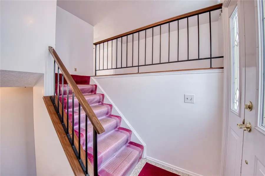 3092 Countryside Dr, Allison Park, PA 15101 - Image #2