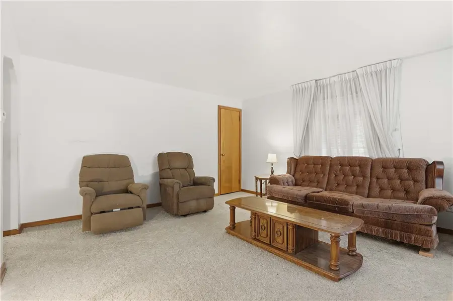 406 Peterson St, McKeesport, PA 15132 - Image #2