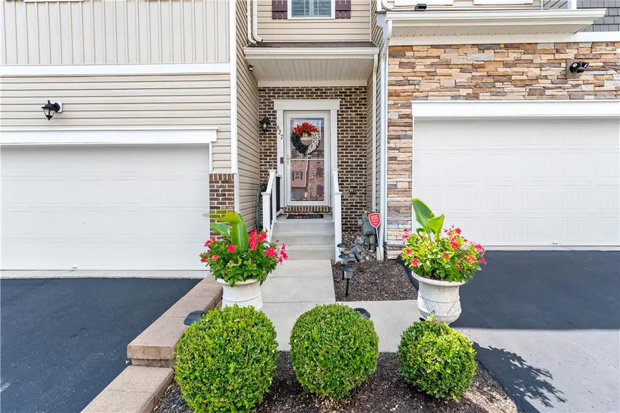 627 Freedom Dr, Collier Township, PA 15106 - Image #2