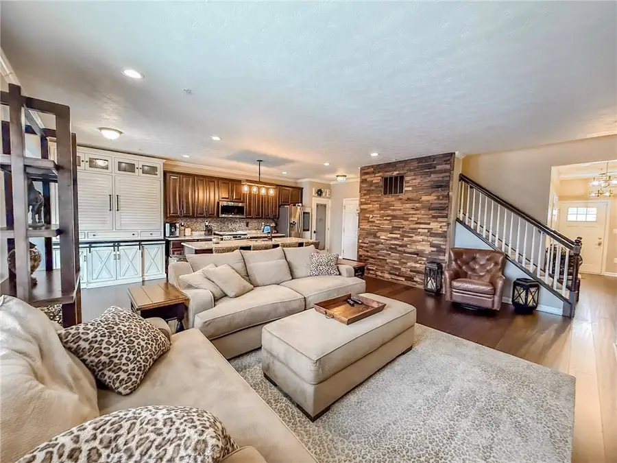 627 Freedom Dr, Collier Township, PA 15106 - Image #3