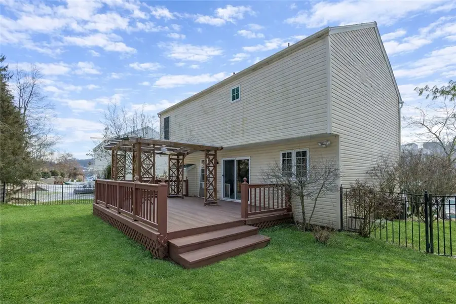 639 White Pine Dr, Adams, PA 16046 - Image #3