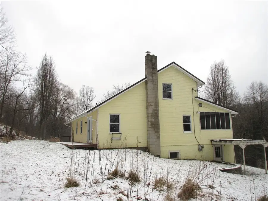 746 Hunters Ridge Rd, Dunkard, PA 15349 - Image #2