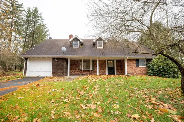 137 Boswell Rd, St Clair Twp, PA 15944