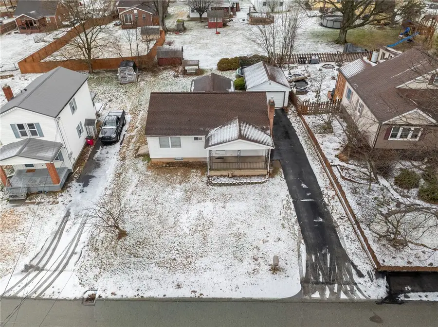 414 Smith St, Loyalhanna, PA 15650 - Image #3