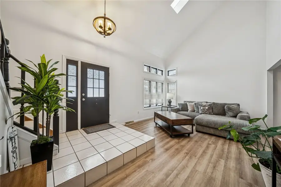 112 Shady Ln, McMurray, PA 15317 - Image #2