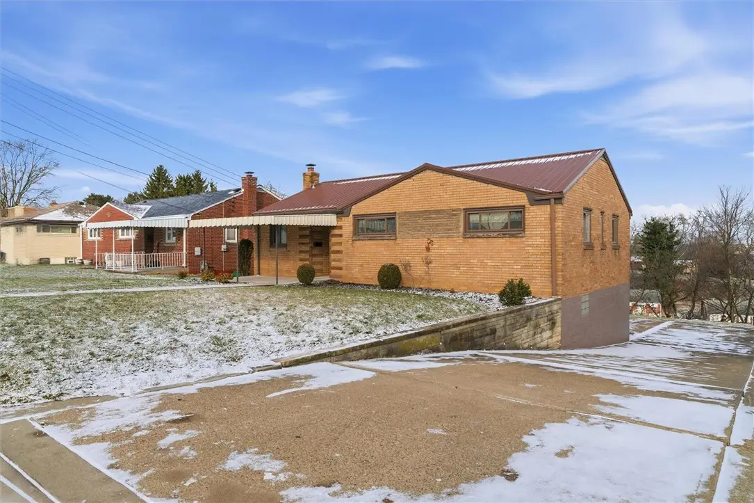 528 Glowood Dr, Whitehall, PA 15227 - Image #1