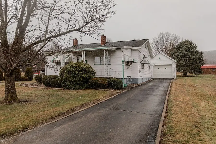 9 Jordan Street, Fairchance, PA 15436 - #3