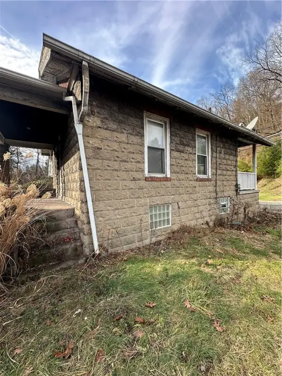 3072 Auberle St, North Versailles, PA 15132 - #2