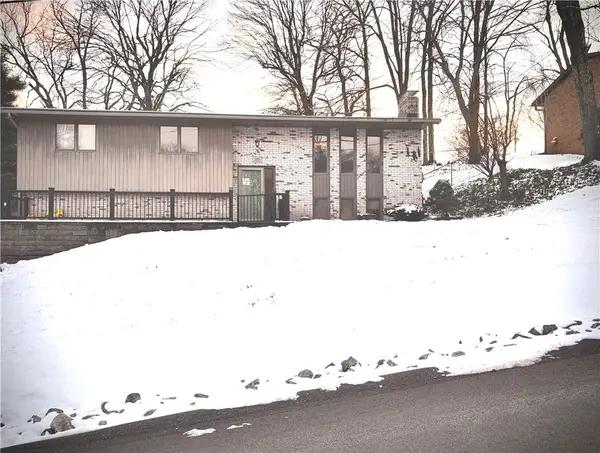 120 Lyn Dale Drive, Center Twp, PA 16001