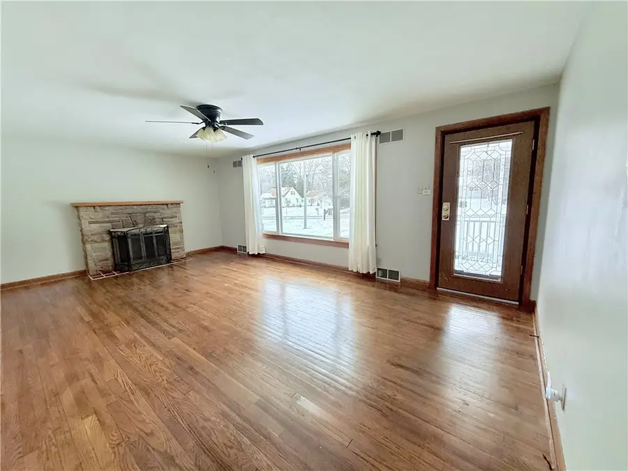 332 E Maitland Ln, Neshannock Township, PA 16105 - #3