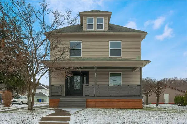 316 Line Ave, Ellwood City, PA 16117