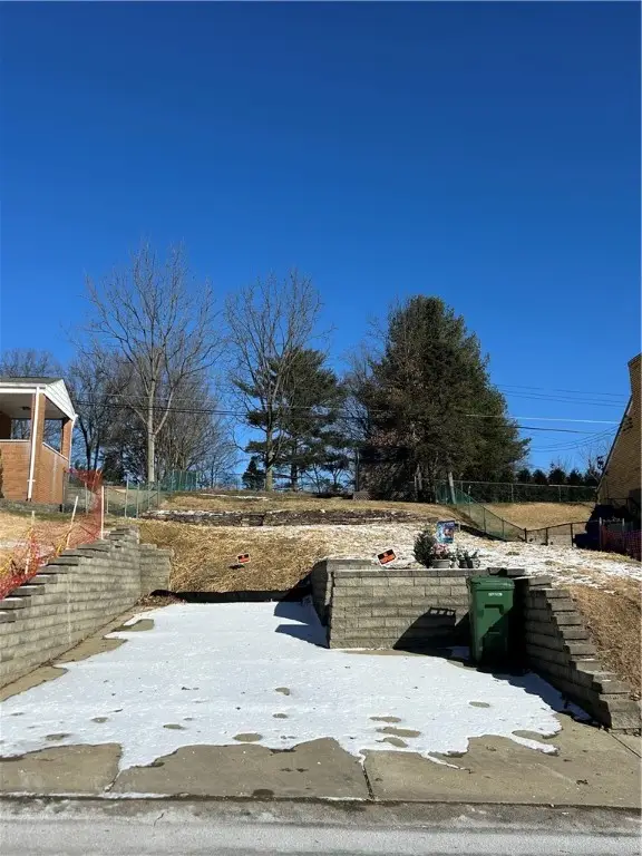 845 Corbett Dr, Castle Shannon, PA 15234 - #1