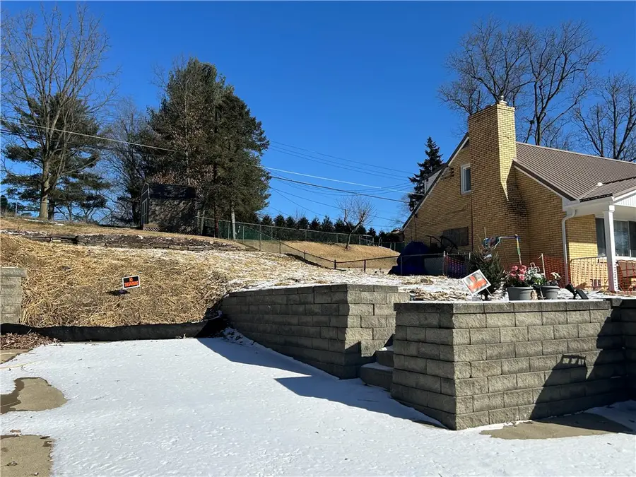 845 Corbett Dr, Castle Shannon, PA 15234 - #3