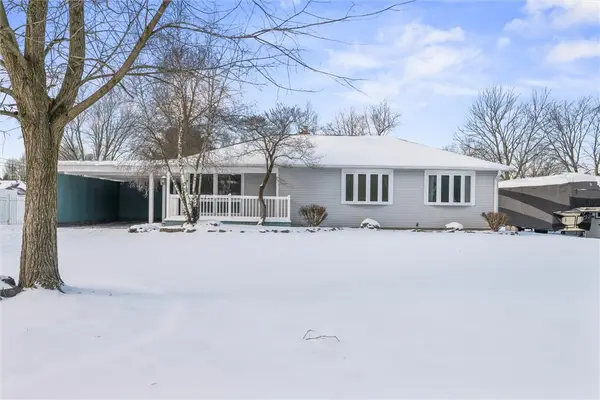 302 Sunset Blvd, Hermitage, PA 16148