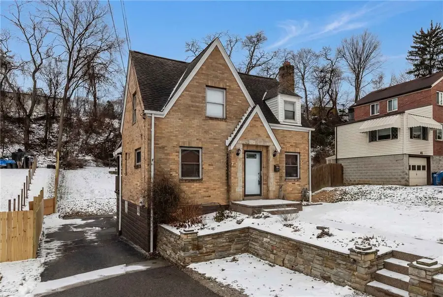 50 Sunrise Dr, Pleasant Hills, PA 15236 - Image #3