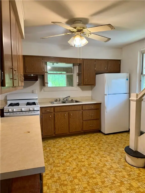 508 Spruce Alley, Glassport, PA 15045 - #3