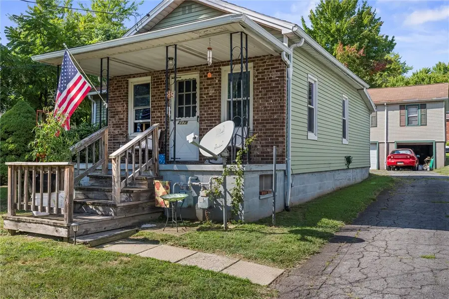 2179 Woodbine Dr, Hermitage, PA 16148 - Image #2