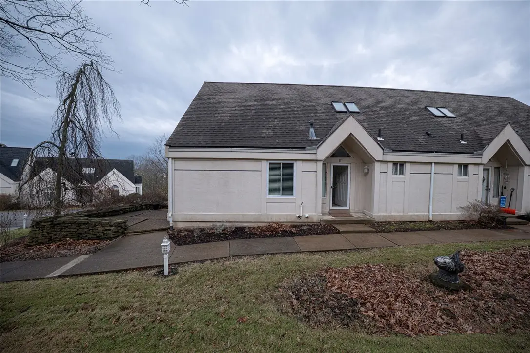 15 Ridgemead Fields Dr, Plum, PA 15147 - Image #1