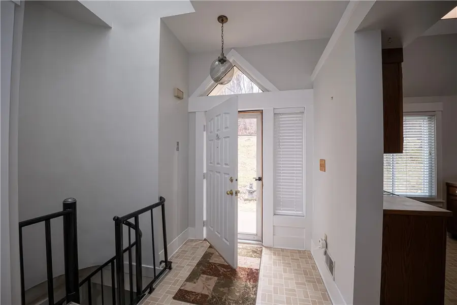 15 Ridgemead Fields Dr, Plum, PA 15147 - Image #3