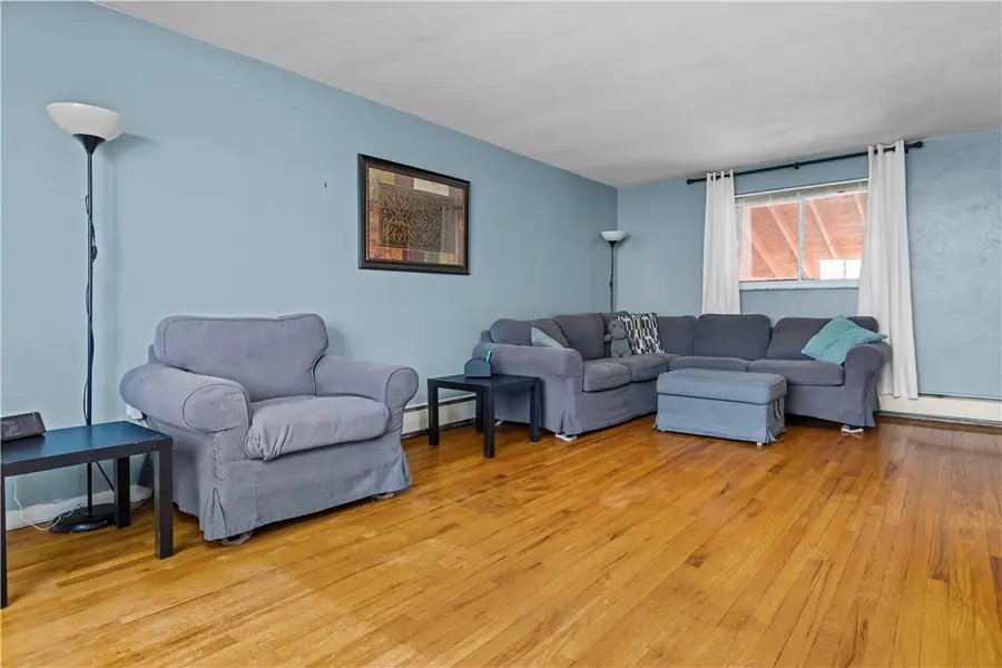 444 Bartola St, Scott Township, PA 15243 - Image #2