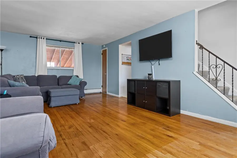 444 Bartola St, Scott Township, PA 15243 - Image #3