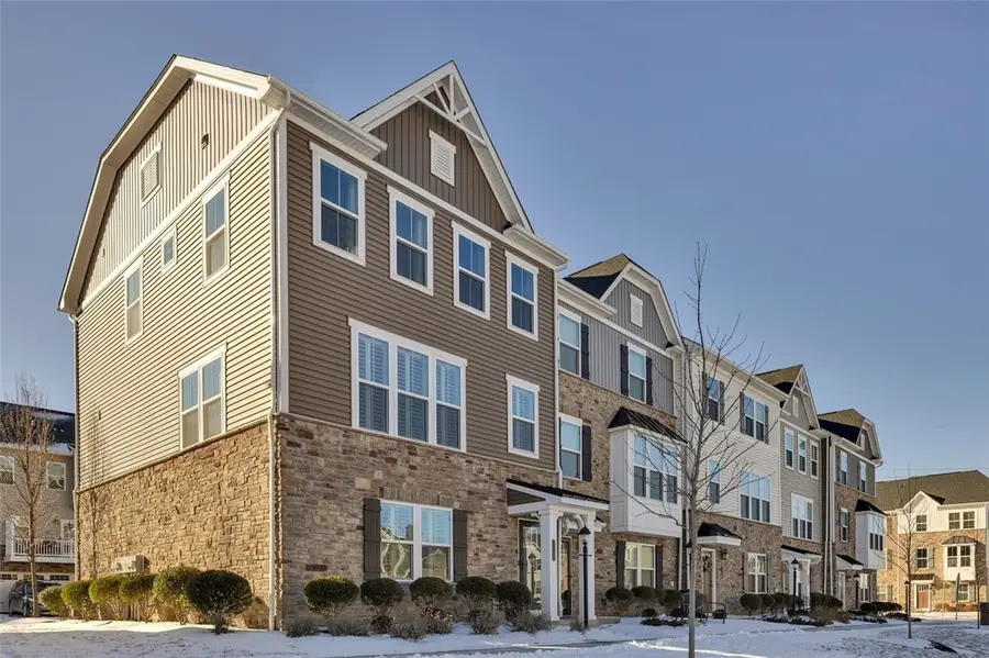 608 Amarth Ln, Cranberry Township, PA 16066 - #2