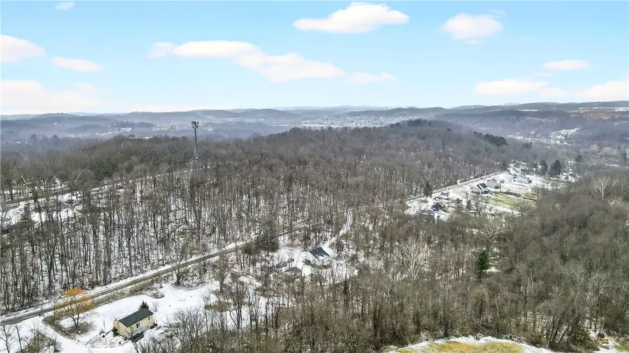 235 Shady Ln, Hempfield, PA 15601 - Image #2