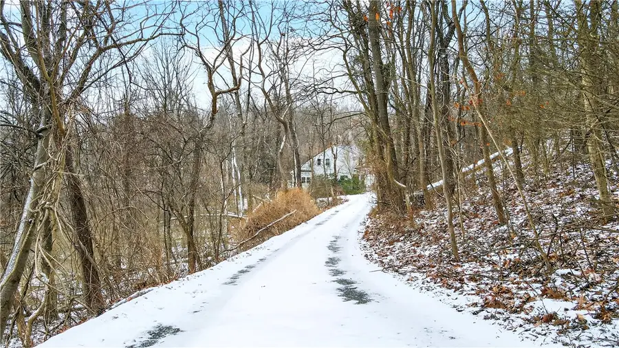 235 Shady Ln, Hempfield, PA 15601 - Image #3