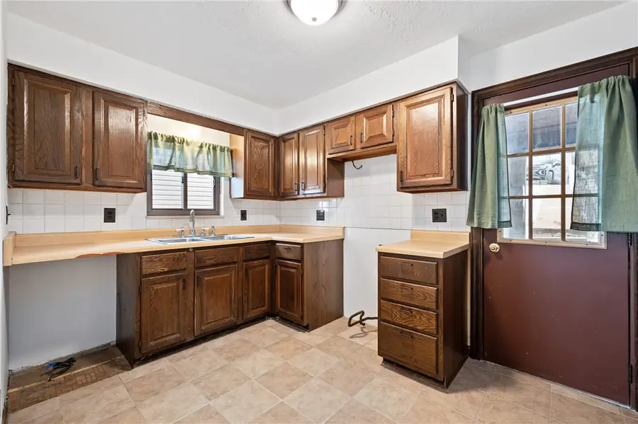 367 Center Ave, West View, PA 15229 - #3