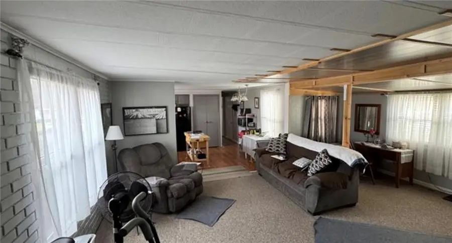 428 Meadows Dr, Washington Township, PA 15613 - Image #2