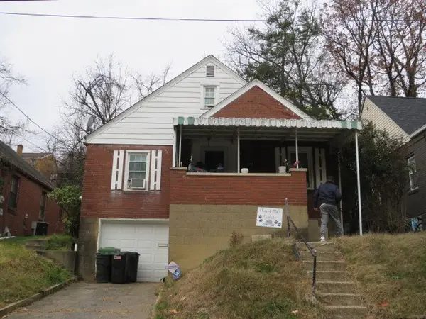 2145 Village Dr, Wilkinsburg, PA 15221