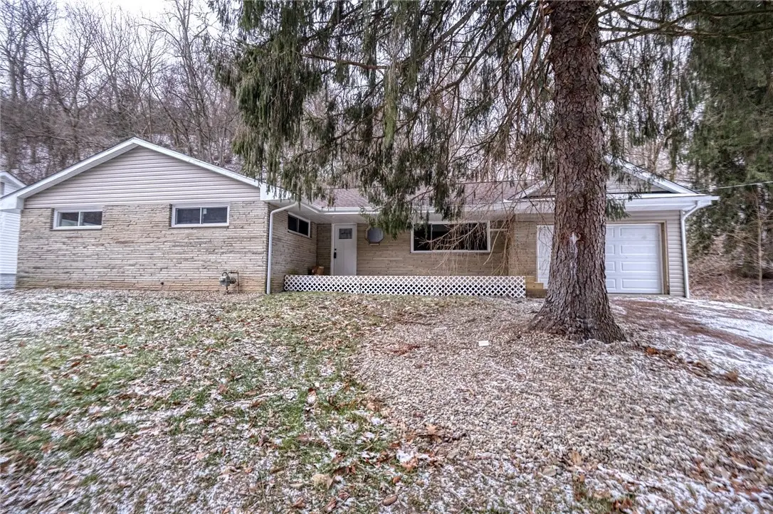 11 Brook St #A, Coraopolis, PA 15108 - Image #1