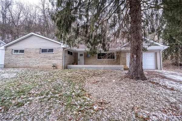 11 Brook St #A, Coraopolis, PA 15108