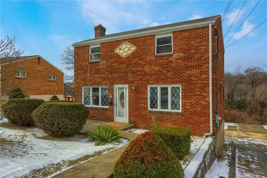 3091 Woodridge Dr, Whitehall, PA 15227 - Image #2