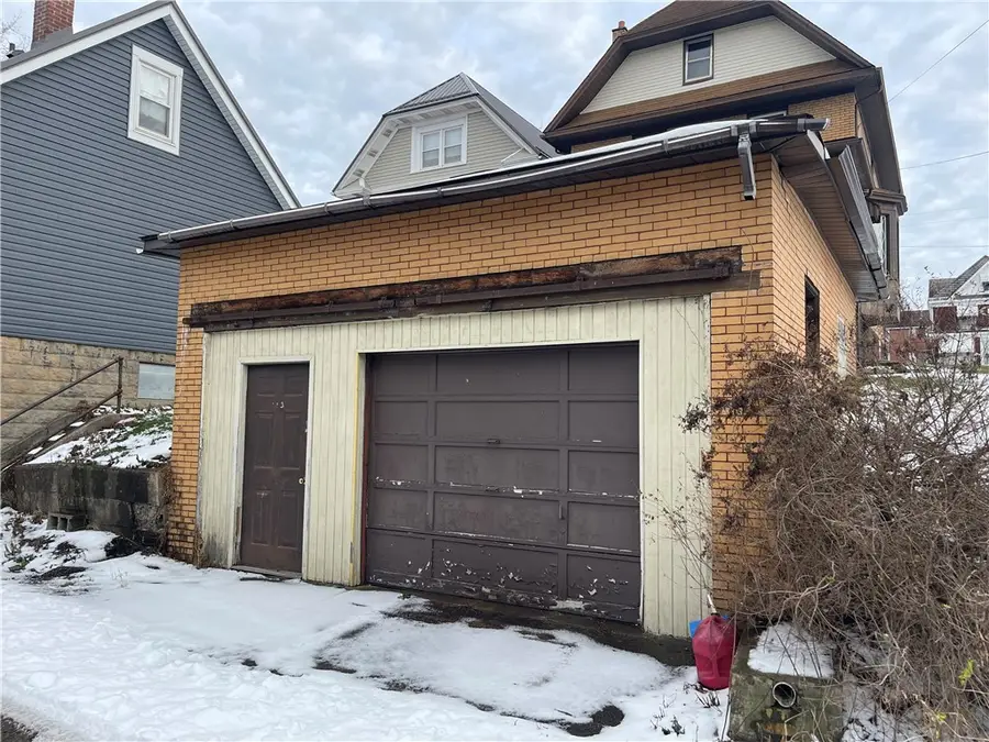 253 Ridge Ave, New Kensington, PA 15068 - #2