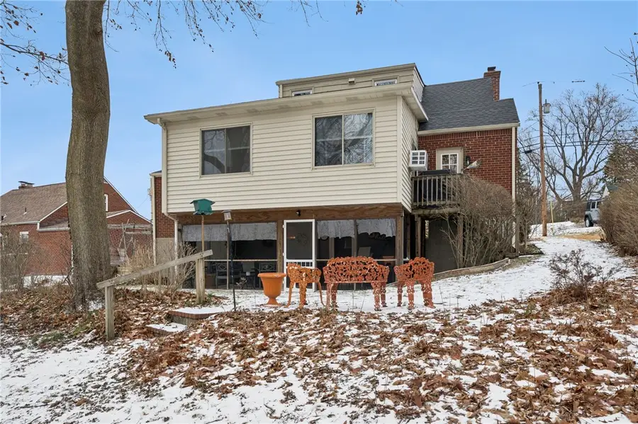 31 Locust Ln, Upper Saint Clair, PA 15241 - #2