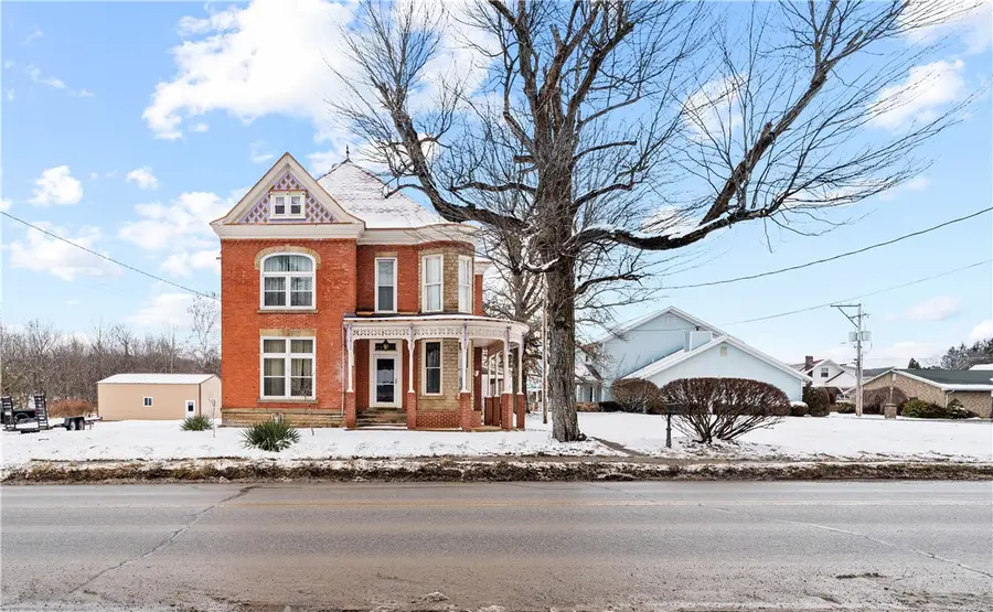 804 W Mahoning St, Punxsutawney, PA 15767 - #3