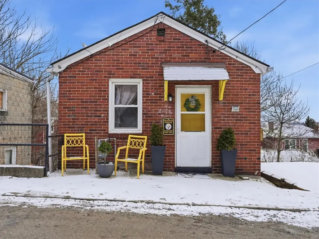 711 Louisa St, Mount Oliver, PA 15210 - Image #1