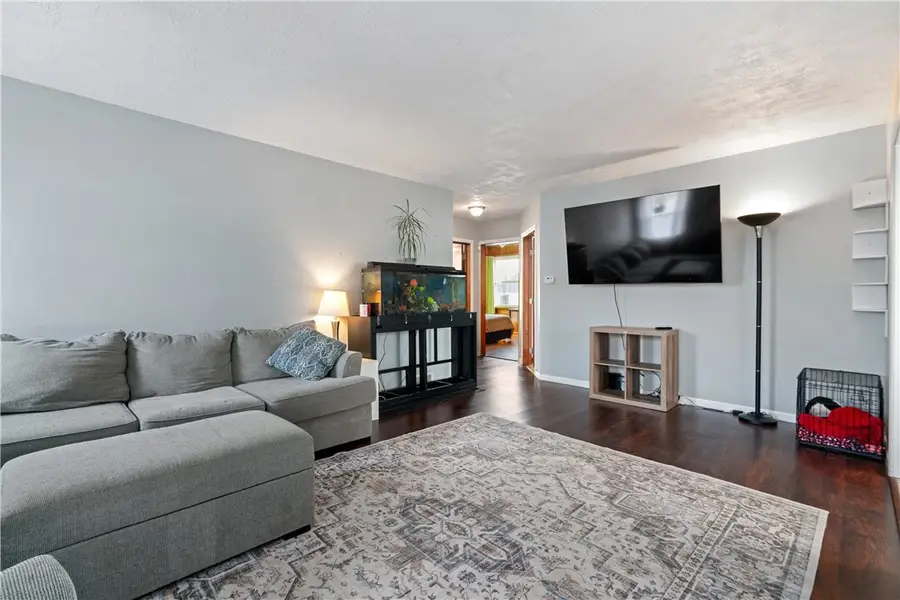 209 Line Ave, Ellwood City, PA 16117 - #2