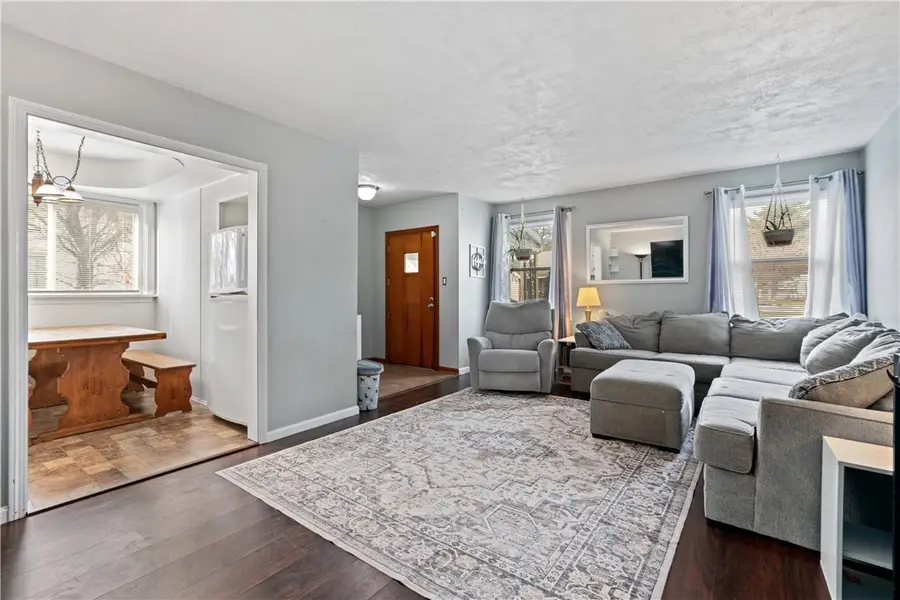 209 Line Ave, Ellwood City, PA 16117 - #3