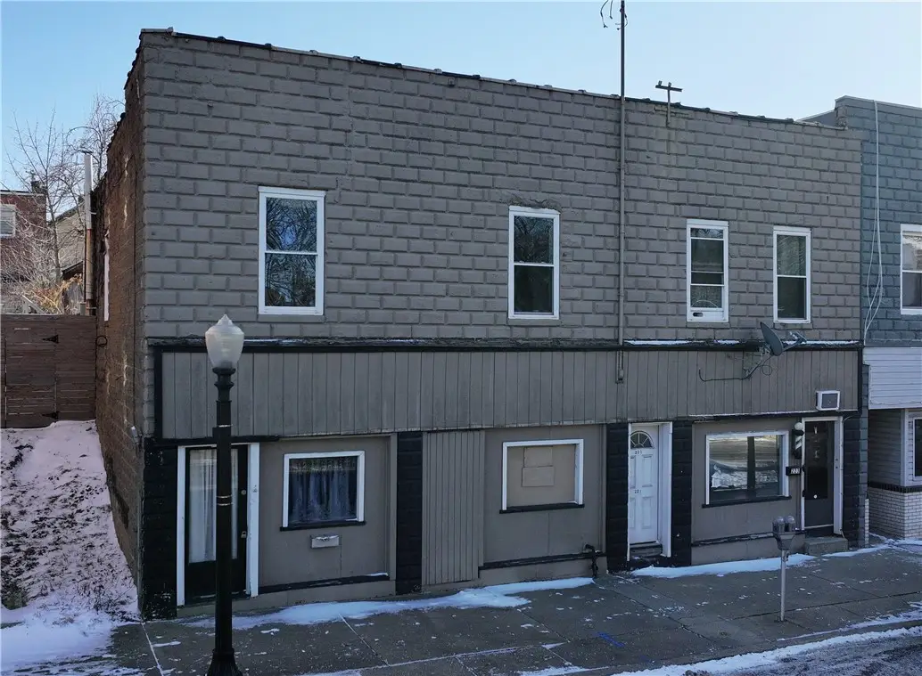 221 5th St, Ellwood City, PA 16117 - #1