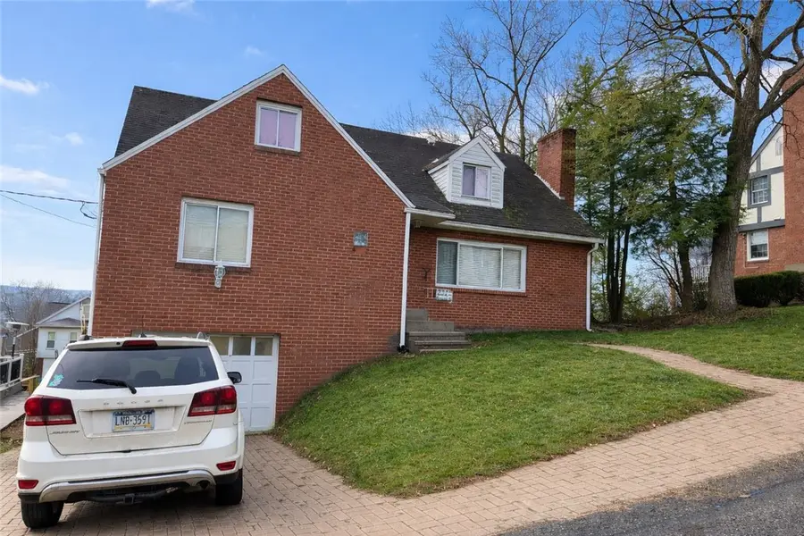 227 Thornwood Dr, Canonsburg, PA 15317 - Image #2