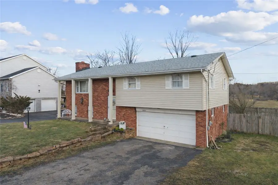 1402 Swede Hill Rd, Hempfield, PA 15601 - Image #2