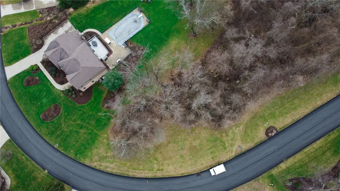 1060 Augusta Cir, North Huntingdon, PA 15642 - Image #1