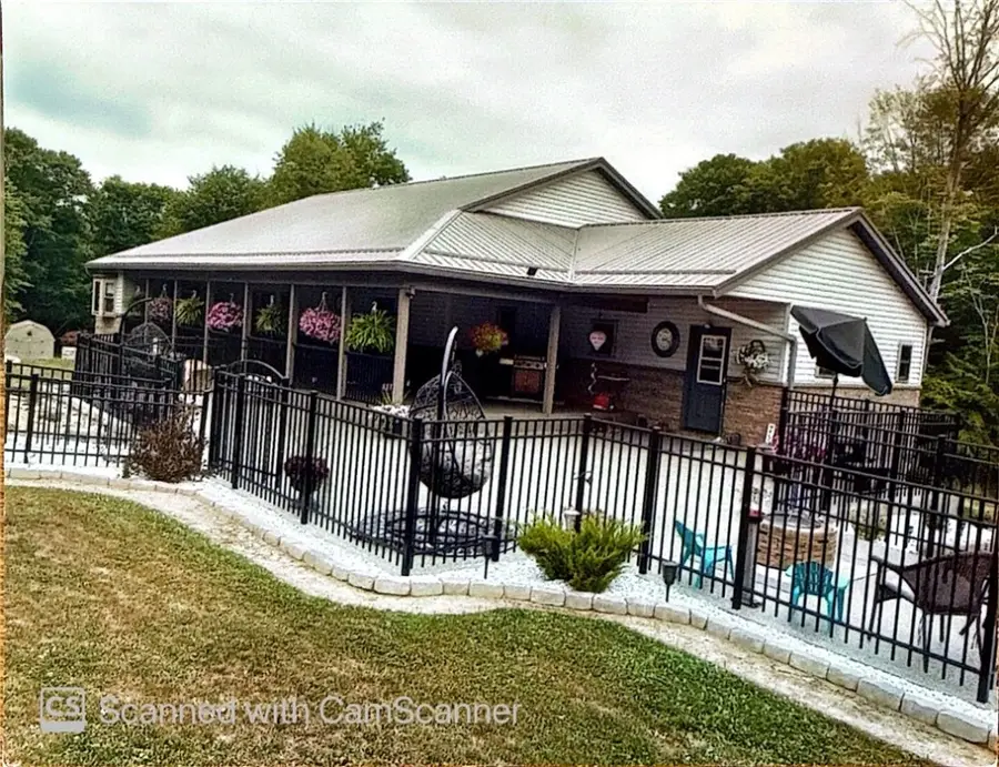 189 Josh Dr, Gipsy, PA 15742 - #3