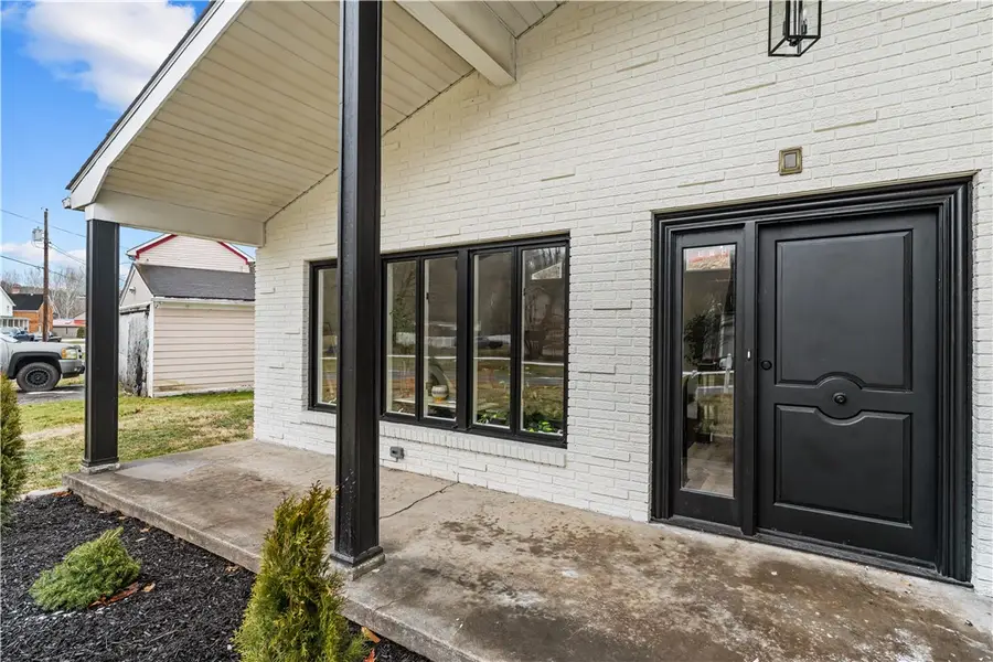 704 Heath St, Buena Vista, PA 15018 - Image #2